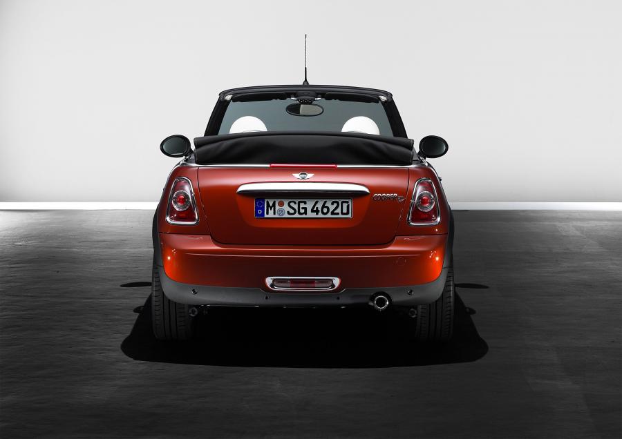  Mini Cooper D Cabrio 2011 года  (фото 9 из 15)